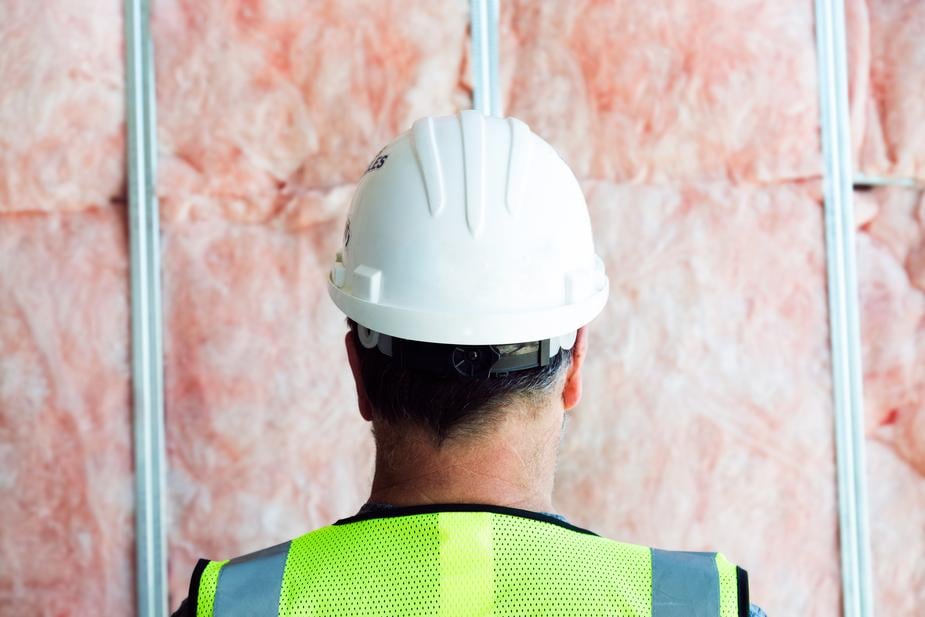 Isolation des murs par un artisan