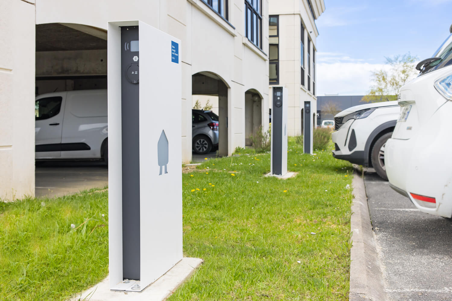 Replay webinaire : tout savoir sur l’installation de bornes de recharge en parking extérieur